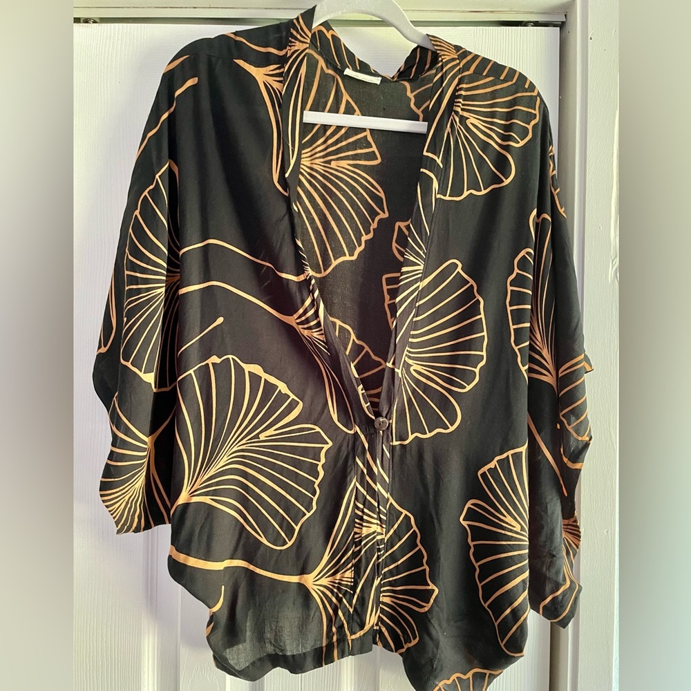 BNWOT Lotus and Lime Gingko Momi Kimono Top